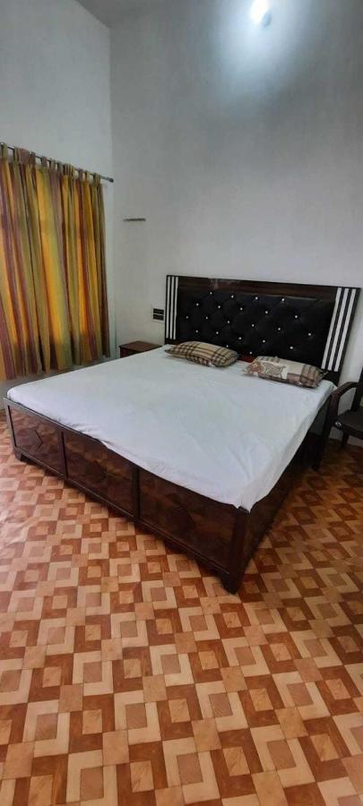 Hotel O Brave Knight Meerut Buitenkant foto